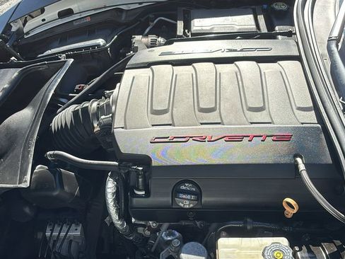 Used 2018 Chevrolet Corvette Stingray Coupe w/ 1LT RWD image 31