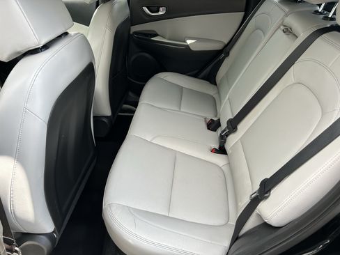Used 2023 Hyundai Kona Limited FWD image 13