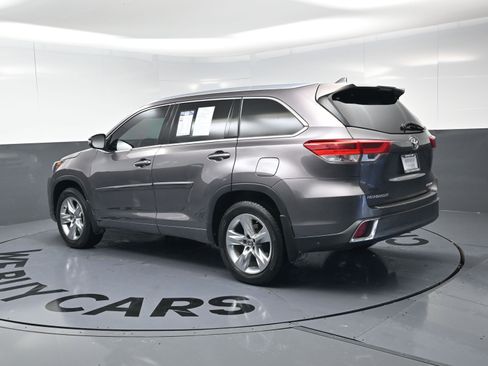 Used 2019 Toyota Highlander Limited image 7