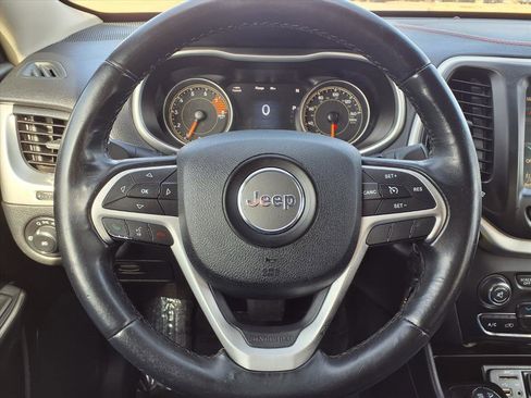 Used 2016 Jeep Cherokee Trailhawk image 13