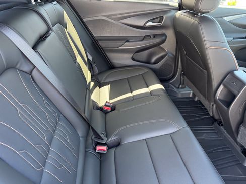 New 2026 Buick Envista Avenir FWD image 9