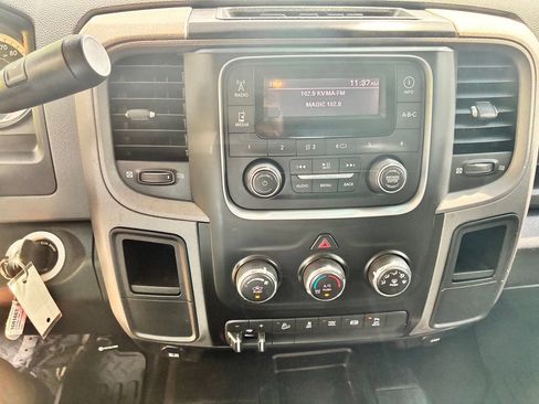 Used 2018 RAM 2500 Tradesman w/ Chrome Appearance Group AWD/4WD image 28