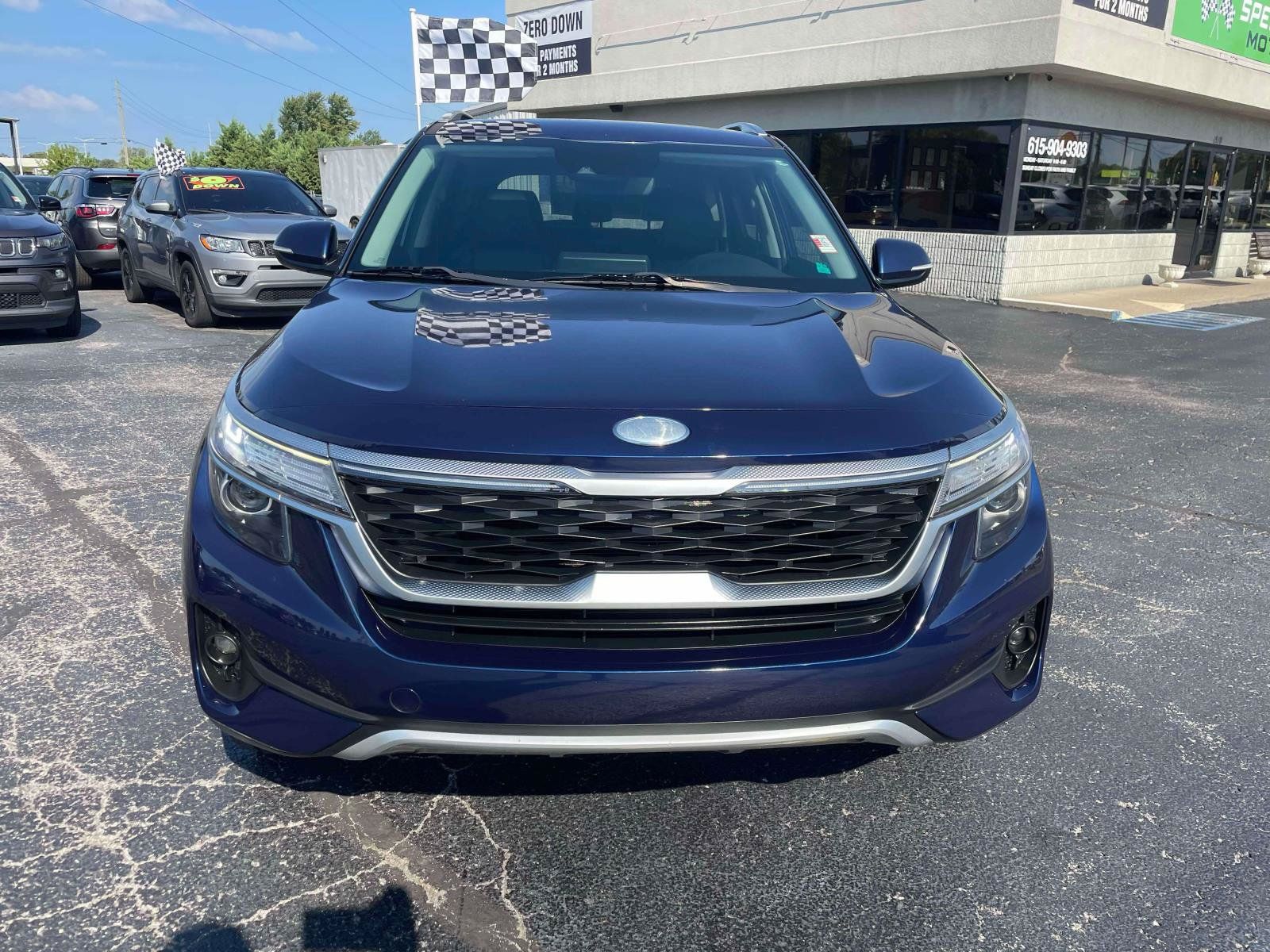 Used 2021 Kia Seltos EX AWD/4WD image 2