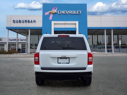Used 2017 Jeep Patriot Sport w/ Power Value Group FWD image 6