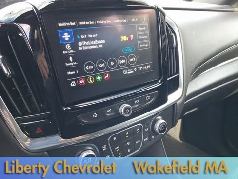 Used 2023 Chevrolet Traverse LT AWD/4WD image 16