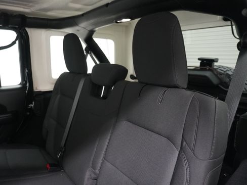 Used 2021 Jeep Wrangler Unlimited Sport AWD/4WD image 15
