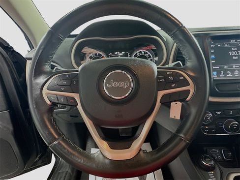 Used 2017 Jeep Cherokee Latitude w/ Comfort & Sound Group image 9