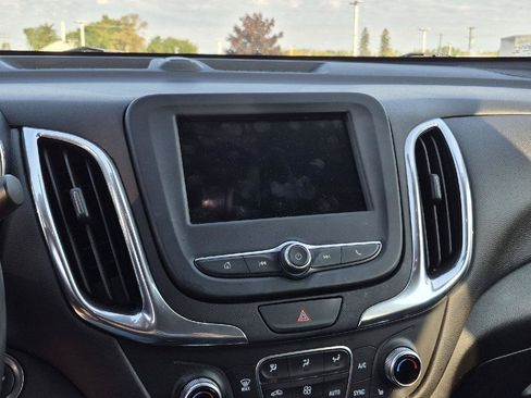 Used 2019 Chevrolet Equinox LT w/ Driver Convenience Package AWD/4WD image 9