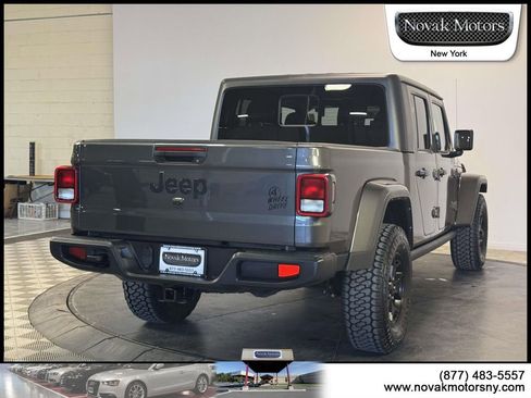 Used 2021 Jeep Gladiator Sport AWD/4WD image 12