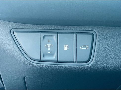 Used 2024 Genesis G70 3.3T Advanced image 10