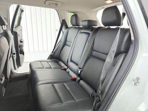 Used 2025 Nissan Rogue SL AWD/4WD image 39