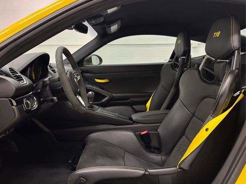 Used 2021 Porsche 718 Cayman image 10