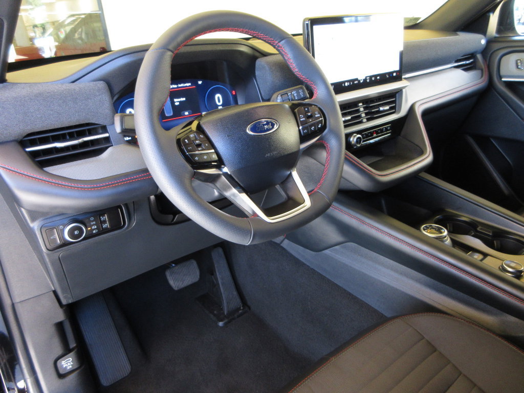 Used 2026 Ford Explorer ST-Line w/ Premium Package RWD image 14