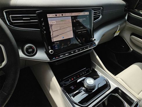 New 2026 Jeep Grand Wagoneer L 4WD image 20