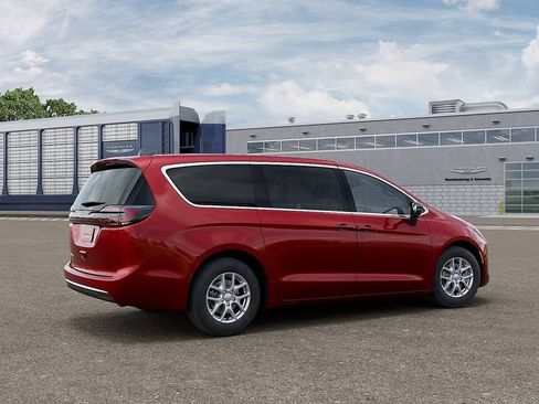 New 2027 Chrysler Pacifica Select FWD image 4