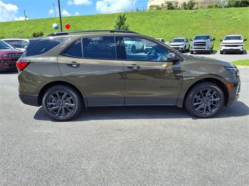 Used 2023 Chevrolet Equinox RS image 3