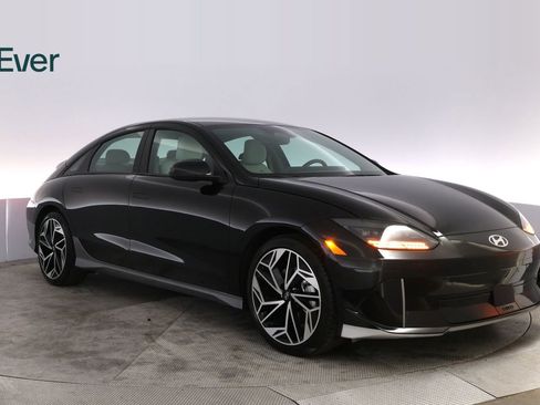 Used 2024 Hyundai Ioniq 6 SEL image 13