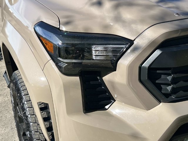 Used 2026 Toyota Tacoma TRD Sport AWD/4WD image 4