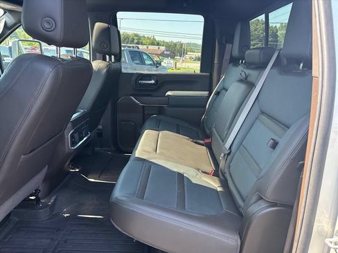 Used 2022 GMC Sierra 2500 Denali w/ Denali Ultimate Package AWD/4WD image 17