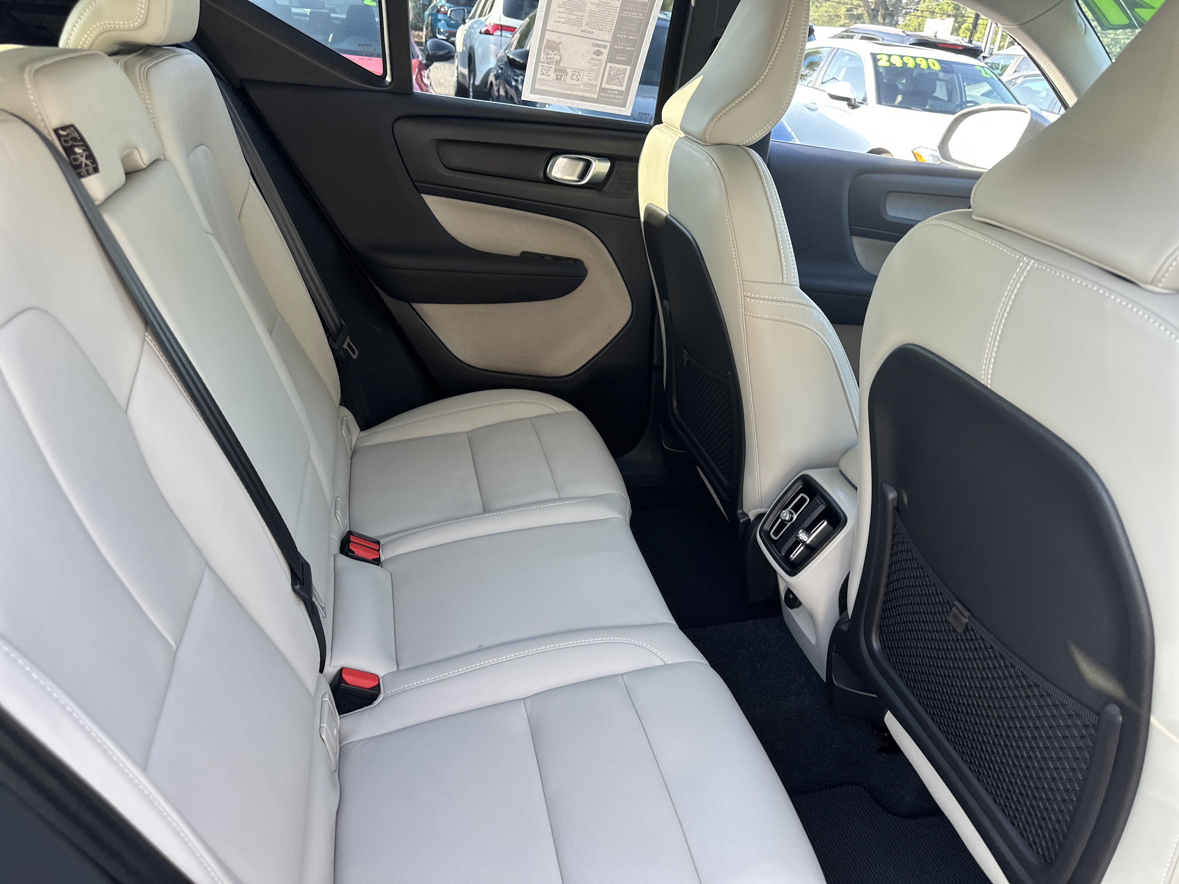 Used 2021 Volvo XC40 T4 Inscription w/ Advanced Package FWD image 14