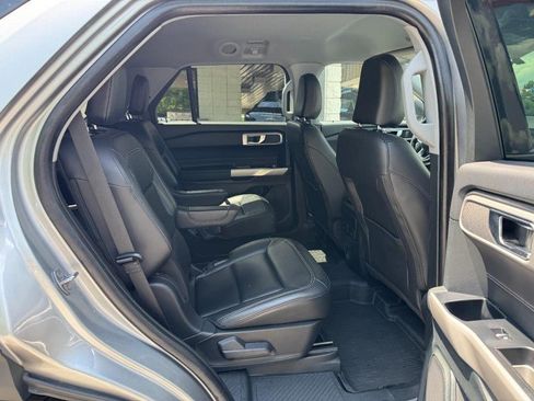 Used 2024 Ford Explorer XLT w/ Equipment Group 202A AWD/4WD image 12