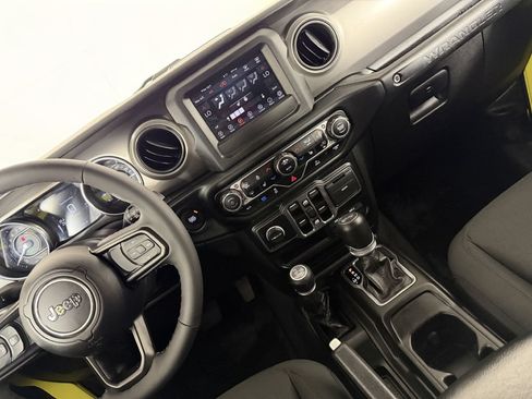 Used 2023 Jeep Wrangler Unlimited w/ Cold Weather Group AWD/4WD image 31