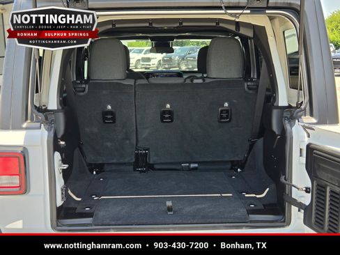 Used 2025 Jeep Wrangler Sport S AWD/4WD image 9