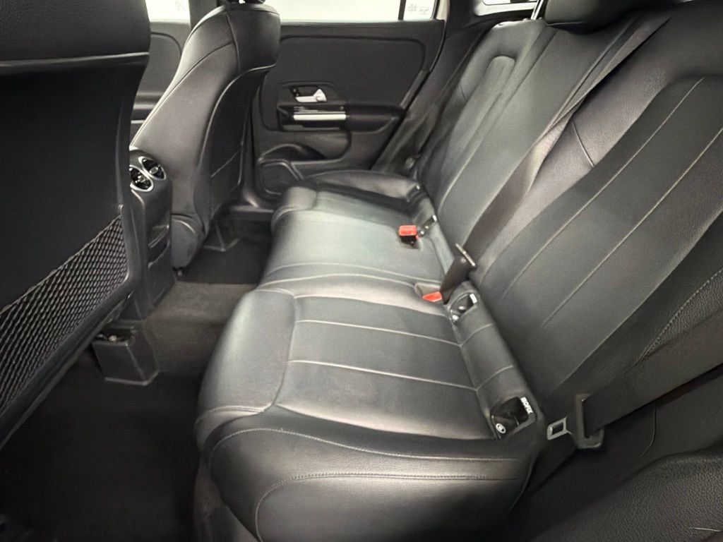 Used 2022 Mercedes-Benz GLA 250 w/ Premium Package Lite image 39