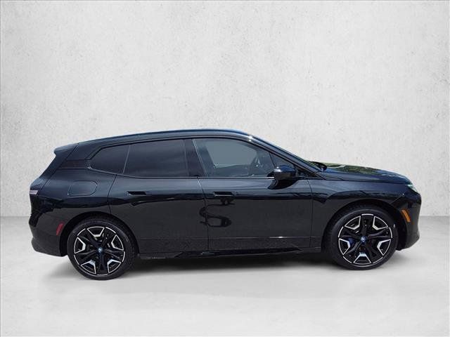 Certified 2024 BMW iX xDrive50 w/ Premium Package AWD/4WD image 4