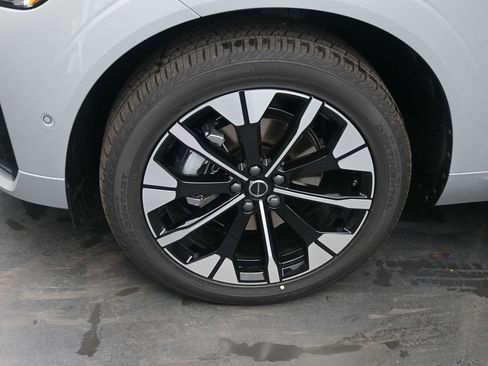 New 2026 Volvo XC60 B5 Plus w/ Protection Package Premier image 4