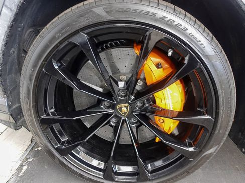 Used 2019 Lamborghini Urus image 13