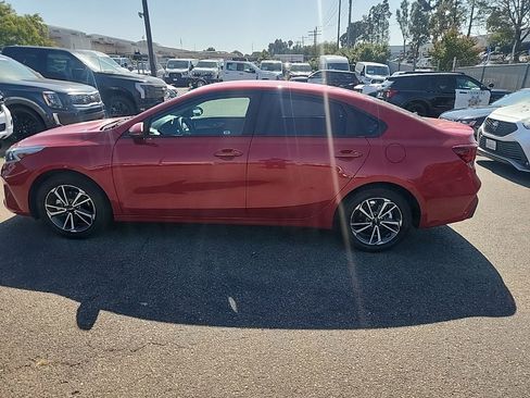 Certified 2022 Kia Forte LXS w/ LXS Technology Package FWD image 10