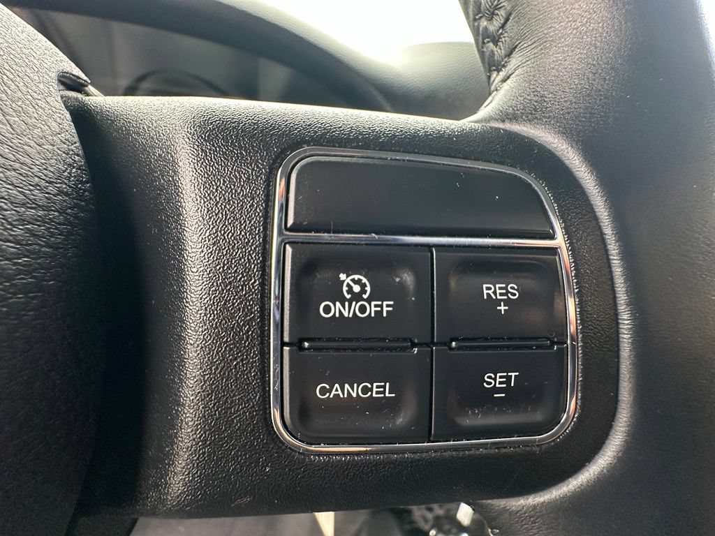 Used 2017 Jeep Wrangler Unlimited Sahara w/ Connectivity Group AWD/4WD image 15