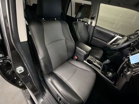 Used 2022 Toyota 4Runner SR5 Premium w/ Moonroof Package AWD/4WD image 28