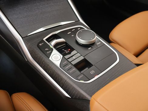 Used 2026 BMW 330i xDrive Sedan AWD/4WD image 9