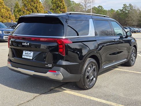 New 2026 Kia Carnival SX image 8