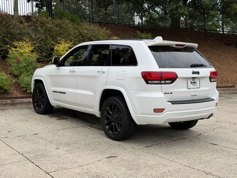 Used 2019 Jeep Grand Cherokee Altitude AWD/4WD image 5