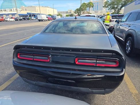 Used 2017 Dodge Challenger R/T Scat Pack RWD image 5