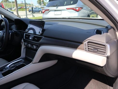 Certified 2022 Honda Accord Touring image 9