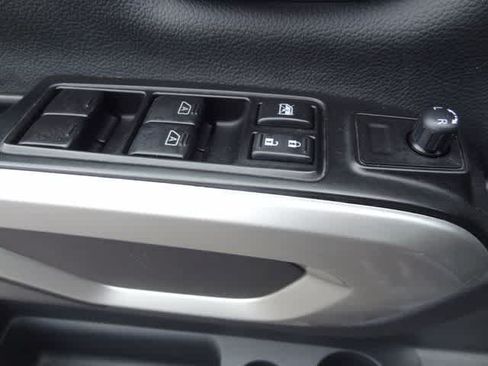 Used 2023 Nissan Titan SV AWD/4WD image 13