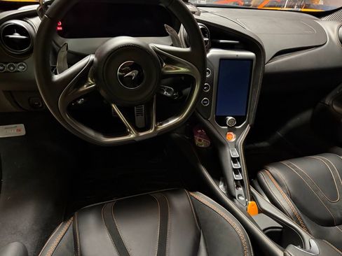 Used 2025 McLaren 750S image 13