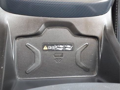 Used 2022 Chevrolet Colorado Z71 AWD/4WD image 23