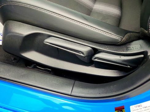 Used 2023 Honda Civic Sport image 11