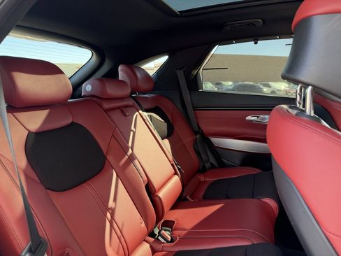 Used 2025 Genesis GV70 2.5T w/ Sport Prestige Package image 41