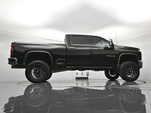 Used 2023 Chevrolet Silverado 2500 LTZ AWD/4WD image 41