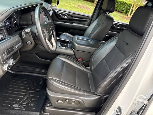 Used 2021 GMC Yukon Denali w/ LPO, Illumination Package AWD/4WD image 11