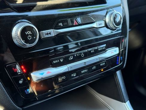 Certified 2024 Ford Explorer Limited image 31