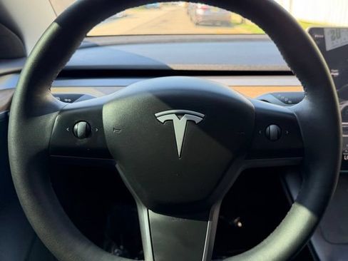 Used 2022 Tesla Model 3 Long Range AWD/4WD image 33