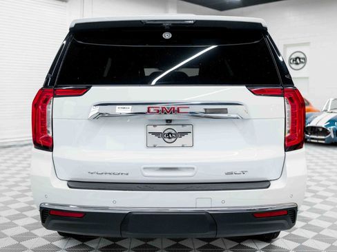 Used 2023 GMC Yukon XL SLT w/ SLT Luxury Package AWD/4WD image 8