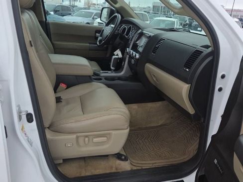 Used 2011 Toyota Sequoia Limited image 33